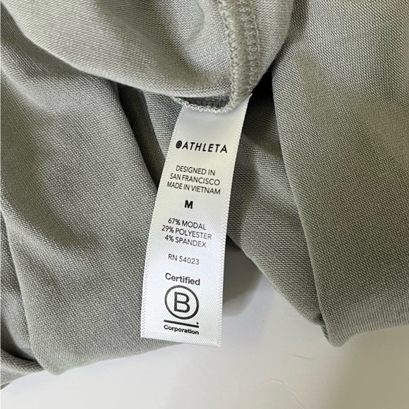 Athleta Cloudlight Restore Tank Light Sage Green Medium - Picture 7 of 8